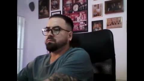 Snapshot of hurtadodirector chatting on 28, 4, 2026 hurtadodirector online show from 28, 4, 2026