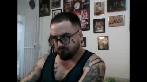 Snapshot of hurtadodirector chatting on 28, 4, 2026 hurtadodirector online show from 28, 4, 2026