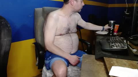Snapshot of huskyguy chatting on 4, 5, 2026 Huskyguy online show from 4, 5, 2026