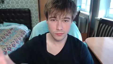 Snapshot of hyakkin chatting on 8, 5, 2026 Tom online show from 8, 5, 2026