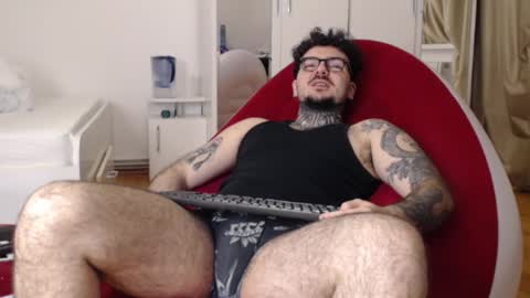 Snapshot of hypersyren chatting on 7, 1, 2026 hypersyren online show from 7, 1, 2026