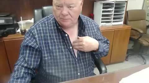 Snapshot of hypnotizing4u chatting on 28, 4, 2026 hypnotizing4u online show from 28, 4, 2026