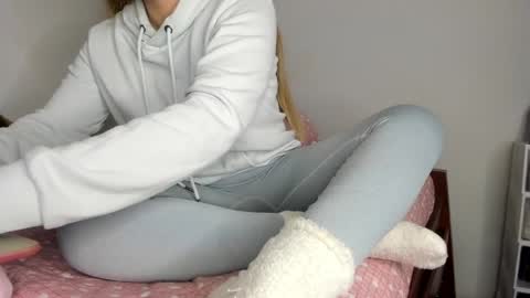 Snapshot of hyunjooo chatting on 12, 4, 2026 Hyun Joo online show from 12, 4, 2026