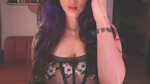 Snapshot of i_cant_believe_its_you chatting on 9, 4, 2026 Lana Banana online show from 9, 4, 2026