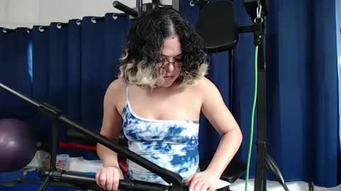 Snapshot of i_fetishize_u chatting on 4, 2, 2025 ShortStuff online show from 4, 2, 2025