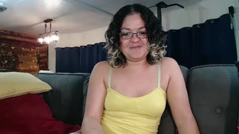 Snapshot of i_fetishize_u chatting on 21, 2, 2025 ShortStuff online show from 21, 2, 2025