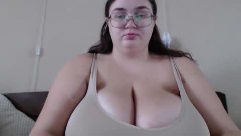 Snapshot of i_fucked_u_yesterday chatting on 11, 10, 2025 Dominika online show from 11, 10, 2025