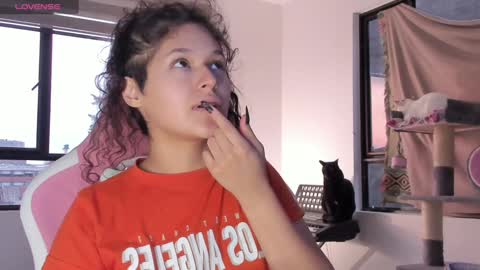 Snapshot of iam_nikki chatting on 14, 1, 2025 On instagram Imm  NikkiHelp me reach 100 likes online show from 14, 1, 2025
