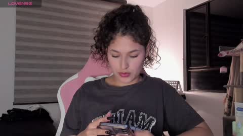 Snapshot of iam_nikki chatting on 2, 2, 2025 On instagram Imm  NikkiHelp me reach 100 likes online show from 2, 2, 2025