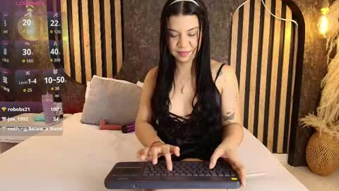 Snapshot of iam_salome_ chatting on 8, 10, 2025 salome online show from 8, 10, 2025
