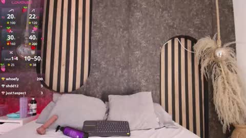 Snapshot of iam_salome_ chatting on 22, 10, 2025 salome online show from 22, 10, 2025