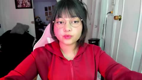 Snapshot of iam_zoechan chatting on 17, 12, 2025 Zoe 3 online show from 17, 12, 2025