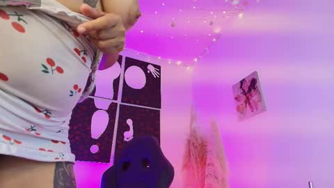 Snapshot of iamlola_ chatting on 18, 12, 2025 IM LOLA online show from 18, 12, 2025