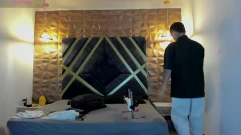 IAN CASTILLO online show from 11, 4, 2026