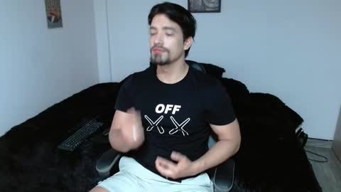 Snapshot of ian_davis chatting on 11, 11, 2025 Ian Davis online show from 11, 11, 2025