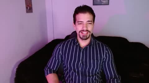 Snapshot of ian_davis chatting on 14, 11, 2025 Ian Davis online show from 14, 11, 2025