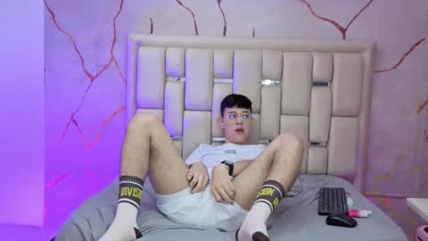 Snapshot of ianblake_ chatting on 10, 3, 2026 Ian online show from 10, 3, 2026