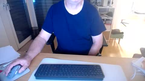 Snapshot of iandy12 chatting on 26, 10, 2025 iandy12 online show from 26, 10, 2025