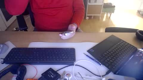 Snapshot of iandy12 chatting on 27, 11, 2025 iandy12 online show from 27, 11, 2025