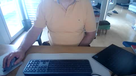 Snapshot of iandy12 chatting on 2, 12, 2025 iandy12 online show from 2, 12, 2025