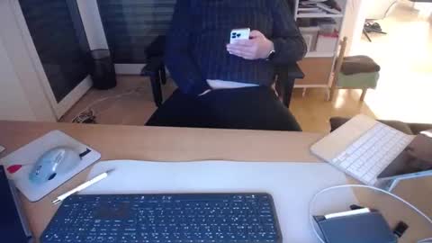 Snapshot of iandy12 chatting on 12, 4, 2026 iandy12 online show from 12, 4, 2026