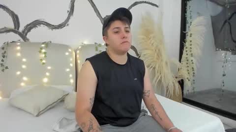 Snapshot of iangilbert chatting on 18, 12, 2025 ian online show from 18, 12, 2025