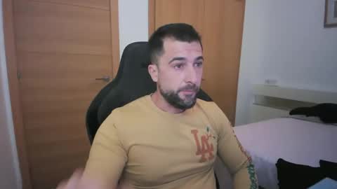 Snapshot of iberian_macho chatting on 2, 11, 2025 iberian_macho online show from 2, 11, 2025