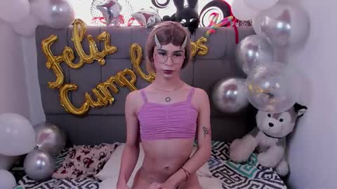 Snapshot of ibiza_cami chatting on 2, 10, 2025 Camila online show from 2, 10, 2025