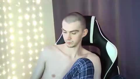 Snapshot of ice_raf chatting on 30, 1, 2025 MAX online show from 30, 1, 2025