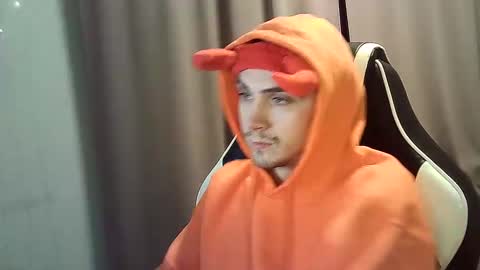 Snapshot of ice_raf chatting on 9, 2, 2025 MAX online show from 9, 2, 2025