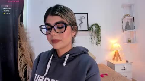 ice_y_abigail online show from 12, 11, 2025