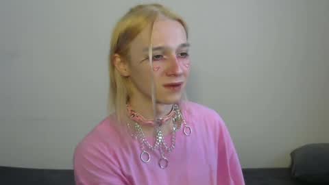 Snapshot of icebenz chatting on 6, 4, 2026 Jade online show from 6, 4, 2026