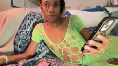 Snapshot of icedmochabree chatting on 10, 10, 2025 bree summers online show from 10, 10, 2025