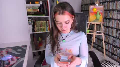 Snapshot of icefroq chatting on 6, 5, 2026 Julia online show from 6, 5, 2026