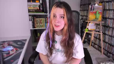 Snapshot of icefroq chatting on 17, 6, 2026 Julia online show from 17, 6, 2026