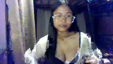 Snapshot of idk_solarx chatting on 22, 4, 2026 tee3n asian solarx online show from 22, 4, 2026