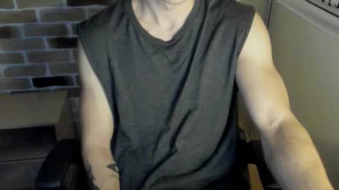 Snapshot of idkiww chatting on 23, 10, 2025 yo online show from 23, 10, 2025