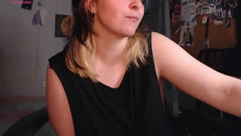 Snapshot of idontknowwhyjojo chatting on 3, 5, 2026 Saya online show from 3, 5, 2026