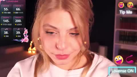 Snapshot of idontlikeguccibelts chatting on 14, 12, 2025 Little Flower online show from 14, 12, 2025