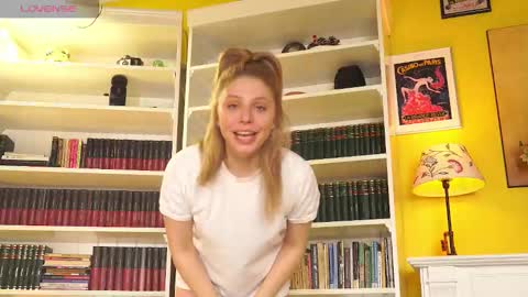 Snapshot of idontlikeguccibelts chatting on 25, 2, 2026 Little Flower online show from 25, 2, 2026