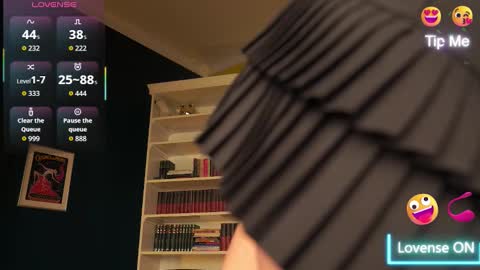 Snapshot of idontlikeguccibelts chatting on 4, 3, 2026 Little Flower online show from 4, 3, 2026