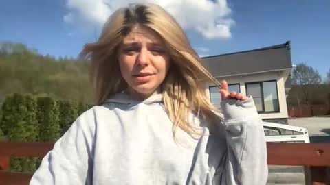 Snapshot of idontlikeguccibelts chatting on 17, 4, 2026 Little Flower online show from 17, 4, 2026