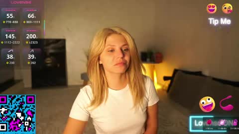 Snapshot of idontlikeguccibelts chatting on 23, 5, 2026 Little Flower online show from 23, 5, 2026