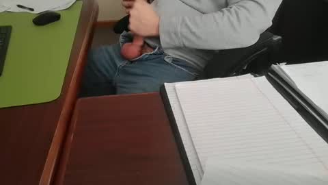 Snapshot of ifuk1stdate chatting on 24, 2, 2025 Hung office Stud online show from 24, 2, 2025