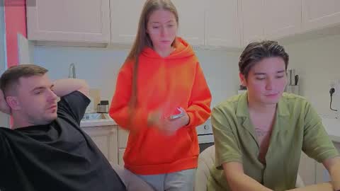 Julia and Mira online show from 2, 10, 2025