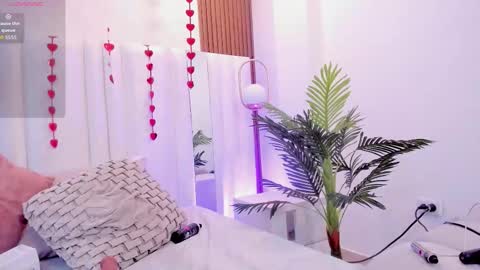 Snapshot of iim_zoe chatting on 18, 2, 2026 Zoe online show from 18, 2, 2026