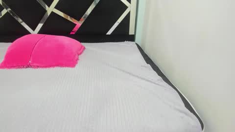 Isabella online show from 22, 9, 2025