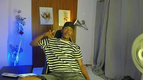 Snapshot of ikaro_blue chatting on 8, 7, 2026 ikaro_blue online show from 8, 7, 2026