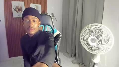 Snapshot of ikaro_blue chatting on 13, 7, 2026 ikaro_blue online show from 13, 7, 2026