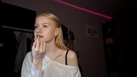 Snapshot of ilianamessersmith chatting on 1, 2, 2026 ShyLuna online show from 1, 2, 2026